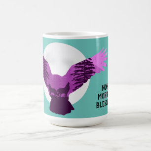 Caneca De Café Silhueta de Coruja Voadora com Lobos na Floresta