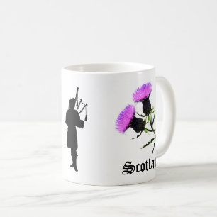 Caneca De Café Silhueta de gaiteiro da Escócia, flor nacional car