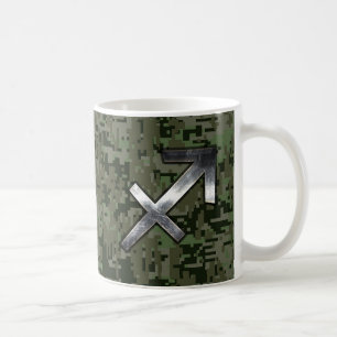 Caneca De Café Símbolo Zodíaco Sagitário no Camo Verde Digital
