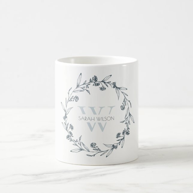 Caneca De Café Simples Elegante Floral Laurel Wreath Monograma (Centro)