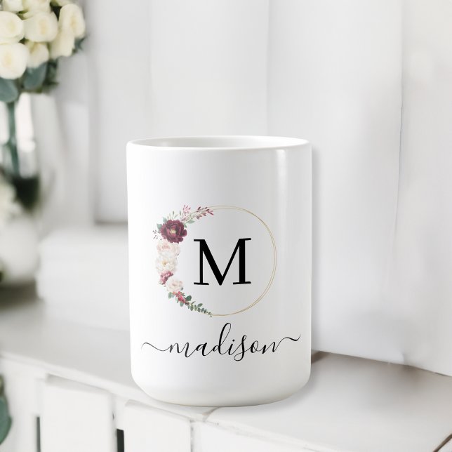 Caneca De Café Simples, elegante, fonte de script, monograma (Customer-specific, classic, elegant, script font, flower-circle, monogram - name - mug. )