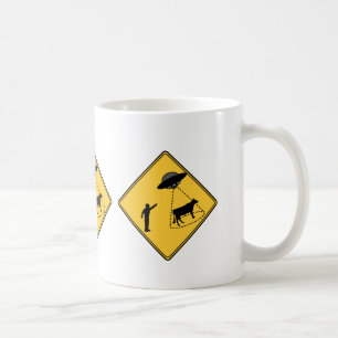 Caneca De Café Sinal de estrada - Vaca e OVNI