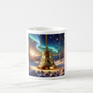 Caneca De Café Sino de Natal Dourado em uma Cena de Inverno Nevad