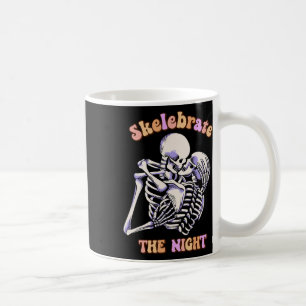 Caneca De Café Skelebrar Os Skeletons Noturnos, Uma Época Estranh