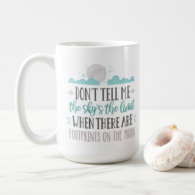Caneca De Café Sky's The Limit - Pegadas na Lua (Com Donut)