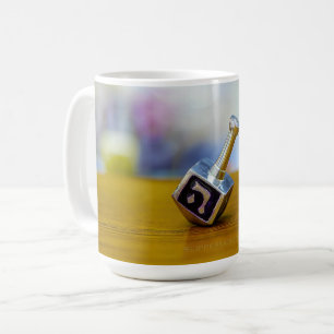 Caneca De Café SlipperyJoe's Happy Hanukkah com quatro lados gira