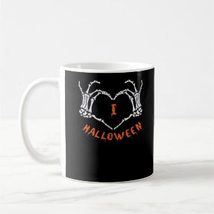 Caneca De Café Slogan Halloween. Gesto Cardíaco Feito De Esquelet