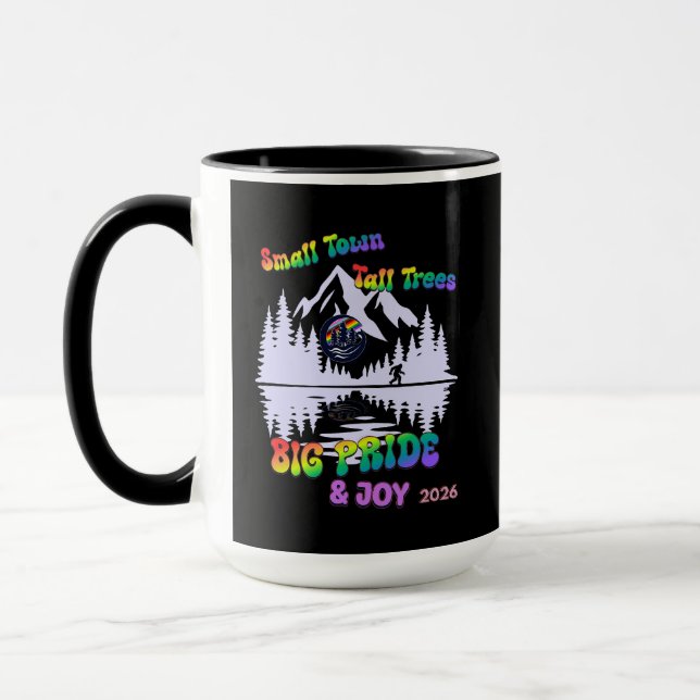 Caneca de Café Small Town Tall Trees Big Pride & J (Esquerda)