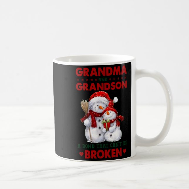 Caneca De Café Snowman Grandma And Grandson A Bond That Can't Be  (Direita)