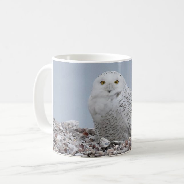 Caneca De Café Snowy Owl nas conchas   (Frente Esquerda)