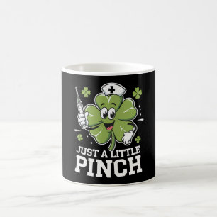 Caneca De Café Só Uma Pequena Mordida Enfermeira Dia de São Patrí