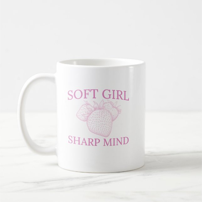 Caneca De Café Soft Girl Sharp Mind — Strawberry Aesthetic Design (Esquerda)