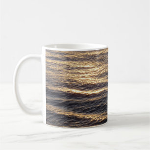 Caneca De Café Sol em Águas Oceânicas
