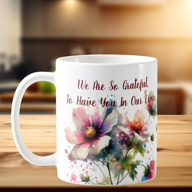 Caneca De Café Somos tão Gratos Design Floral ( A gratitude mug. Personalize)