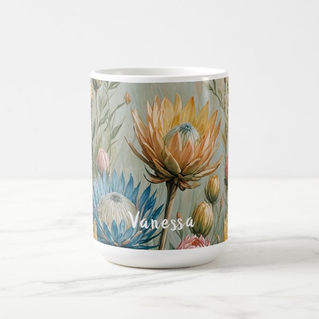 Caneca De Café Sonho com Protea Pastel: Floral Elegante (Centro)