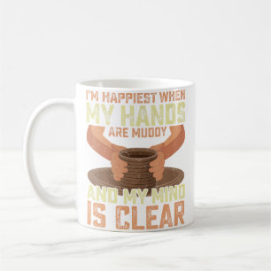 Caneca De Café Sou Mais Feliz Quando Minhas Mãos Estão Cheias de