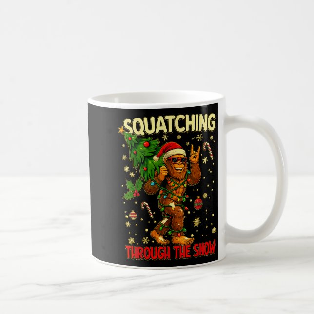 Caneca De Café Squatching Through The Snow Funny Bigfoot Xmas Lig (Direita)