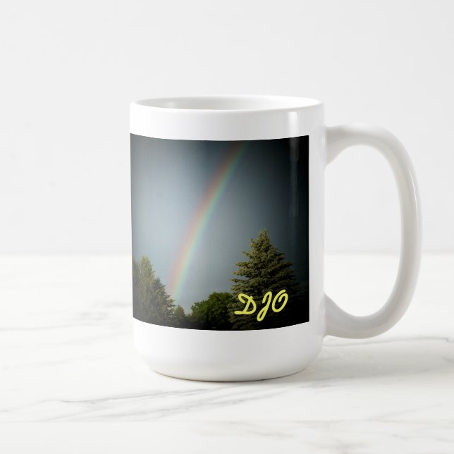 Caneca De Café Suas Iniciais em "Arco-Íris sobre Evergreen" (Direita)
