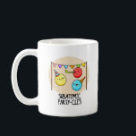 Caneca De Café Subatômicos - Funny Science Pun<br><div class="desc">Sub Atomic Party-cles Funny Science Pun apresenta um belo punhado de partículas subatômicas em festas com seus coloridos chapéus de festa e fabricantes de ruídos. Um presente engraçado para a família e amigos que adoram trocadilhos bonitos de ciência.</div>