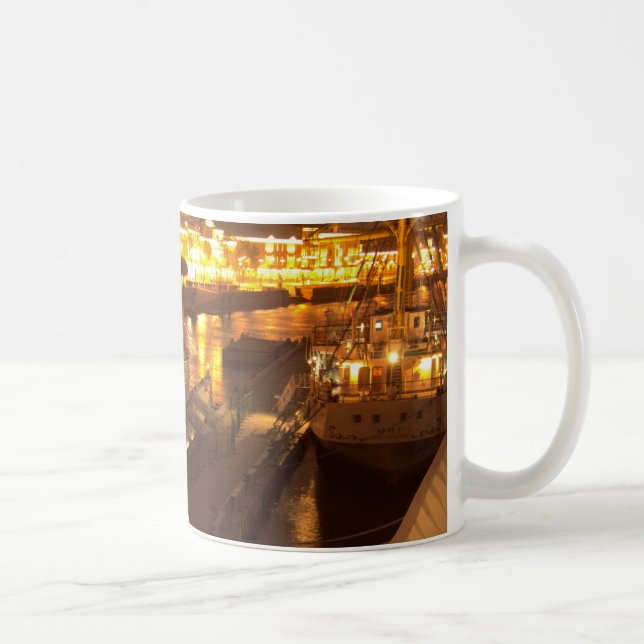 Caneca De Café Submarino em São Petersburgo (Direita)