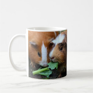 Caneca De Café Suínos vermelhos, pretos e brancos comendo verdes