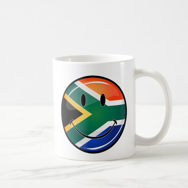 Caneca De Café Sul feliz redondo lustroso - bandeira africana (Direita)