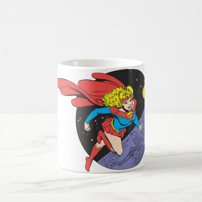 Caneca De Café Supergirl salta no espaço (Centro)
