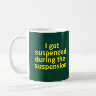 Caneca De Café Suspenso Durante A Suspensão