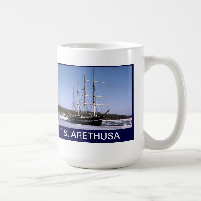 Caneca De Café T.S. Arethusa no rio congelado Medway (Direita)