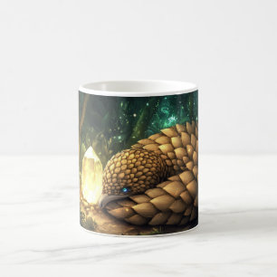 Caneca De Café tamanduá em um ambiente florestal, enrolado em um