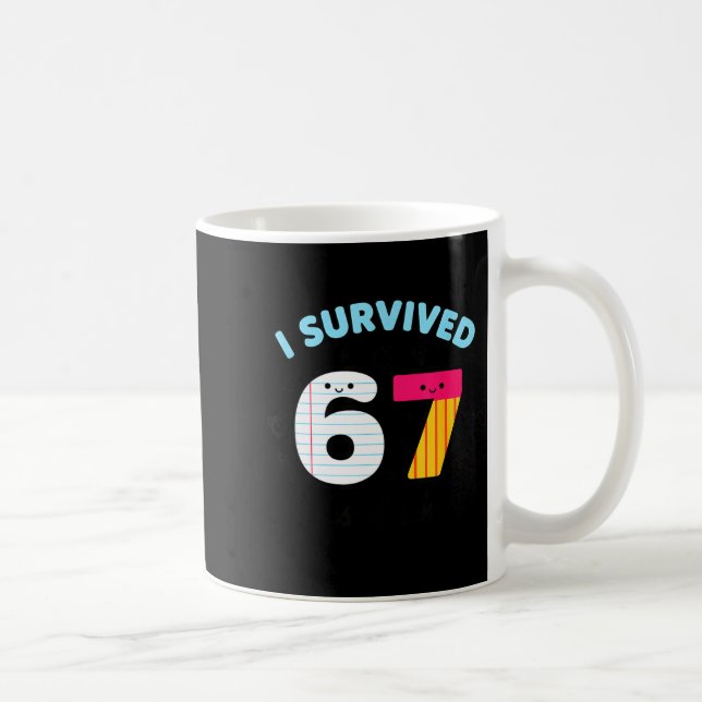 Caneca De Café Teacher I Survived 67 Days Of School Funny 100th D (Direita)