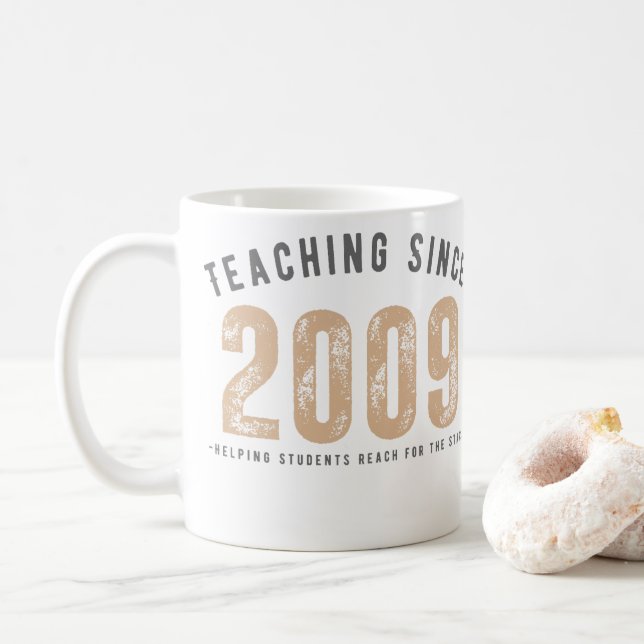Caneca De Café Teacher Mug | Teaching Since 2009 (Com Donut)