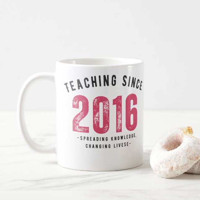 Caneca De Café Teacher Mug | Teaching Since 2016 (Com Donut)
