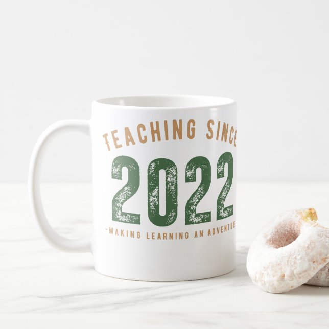 Caneca De Café Teacher Mug | Teaching Since 2022 (Com Donut)