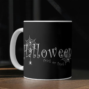Caneca De Café Teias de aranha e aranhas sobre o Halloween
