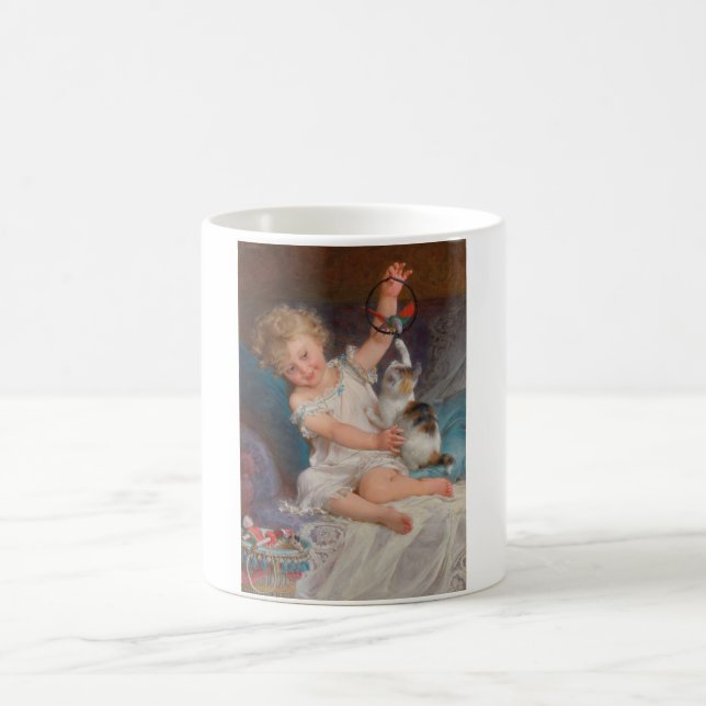 Caneca De Café Tempo de Reprodução: Rapariga Brincando com seu Pe (Centro)