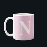 Caneca De Café Tendy Pink C52 e White Monograma Inicial Personali<br><div class="desc">Cada caneca apresenta um solteiro, ousado, inicial em branco nítido, contra um pano de fundo de cores contemporâneas, oferecendo um toque elegante e personalizado para sua rotina diária. Escolha entre um conjunto de matizes modernos para encontrar a correspondência perfeita para o seu estilo ou para oferecer alguém especial. Esta coleção...</div>