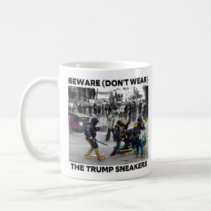 CANECA DE CAFÉ "TÊNIS TRUMP"