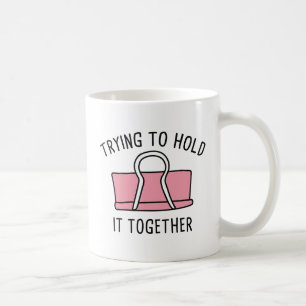 Caneca De Café Tentando Segurá-Lo Junto