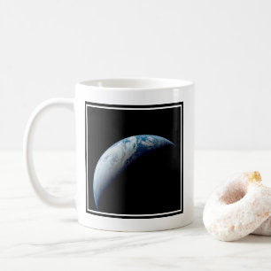 Caneca De Café Terra Crescente Tirada Da Missão Apollo 4.