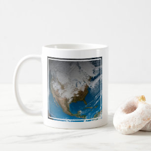 Caneca De Café Terra Inteira Com Nuvens Simuladas Sobre A América
