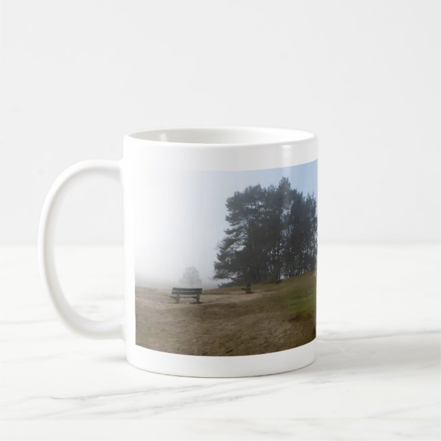 Caneca De Café Terra Panorâmica da Heathland em Fog Mug (Esquerda)