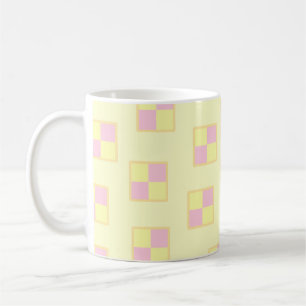 Caneca De Café Teste padrão do bolo de Battenburg. Rosa e amarel