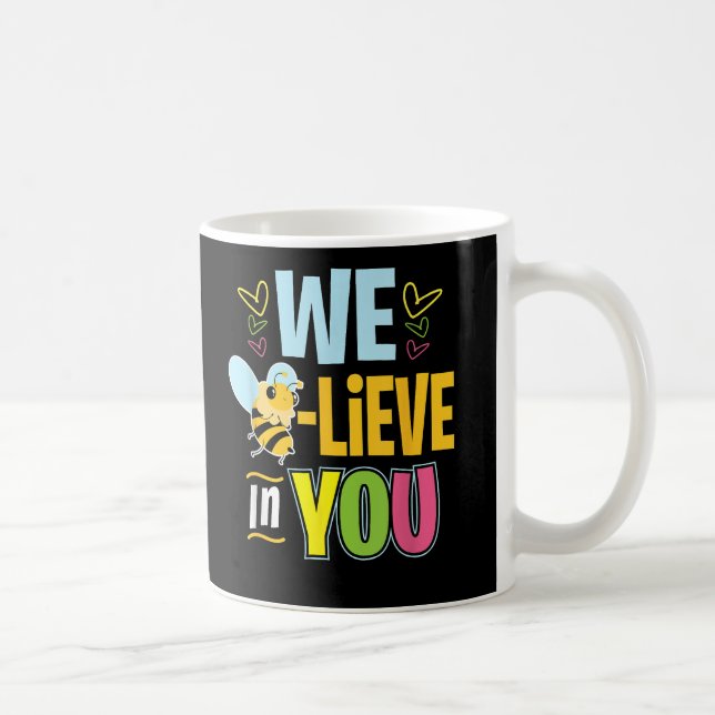 Caneca De Café Testes de abelhas no Dia de Teste para Professores (Direita)