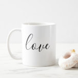 Caneca De Café Texto Preto Minimalista da Tipografia do Amor<br><div class="desc">Uma tipografia de amor simples a preto no fundo branco. Você pode alterar a cor do plano de fundo.</div>