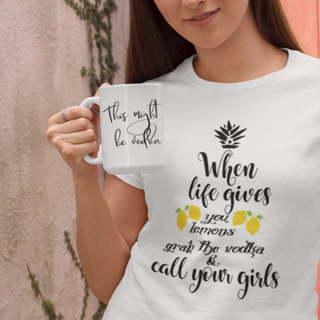 Caneca De Café This Might Be Vodka Coffee Mug Handwritten Script (Criador carregado)