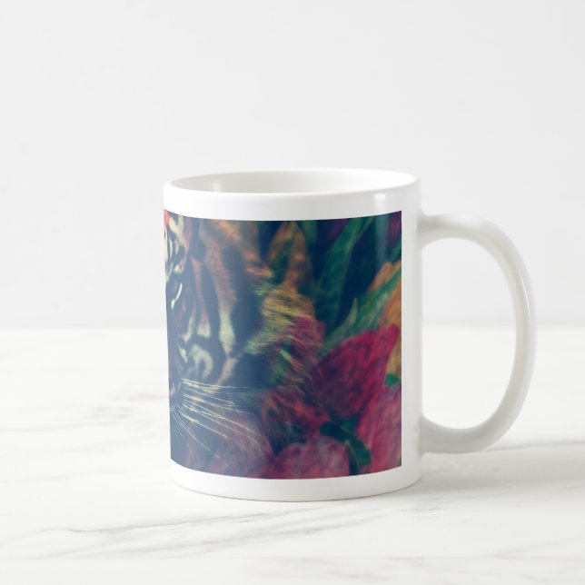 Caneca De Café Tigre no Campo Floral (Direita)
