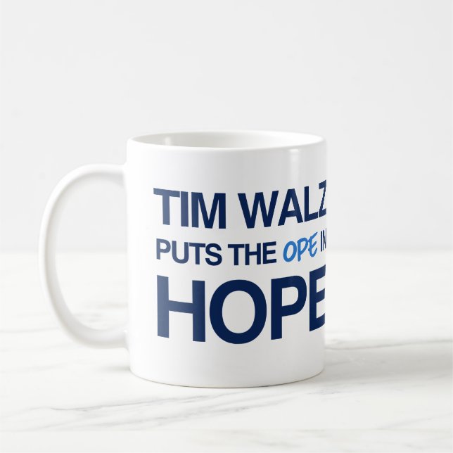 Caneca De Café Tim Walz Fan Club (Esquerda)