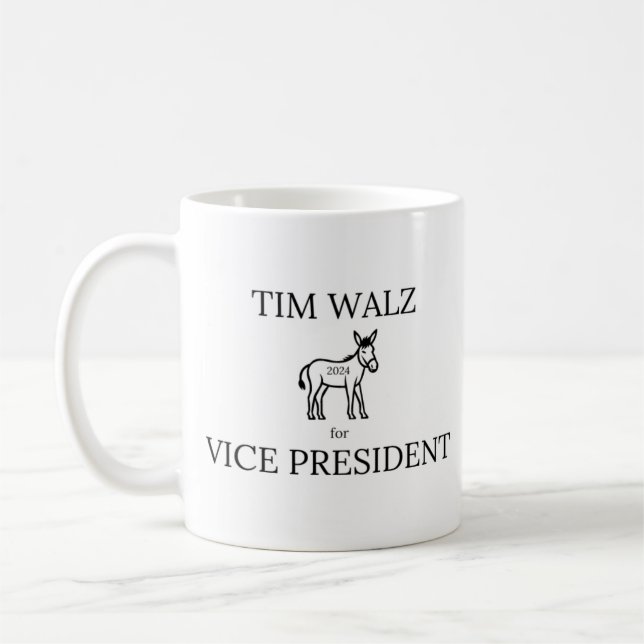 Caneca De Café Tim Walz para o vice-presidente Standard Mug (Esquerda)