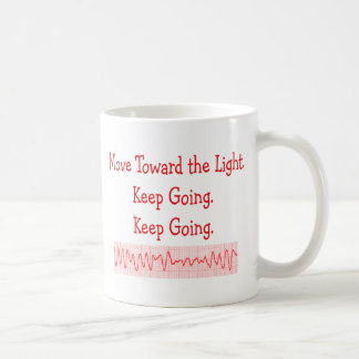 Caneca De Café Tira engraçada do ritmo do V-Fib da enfermeira de